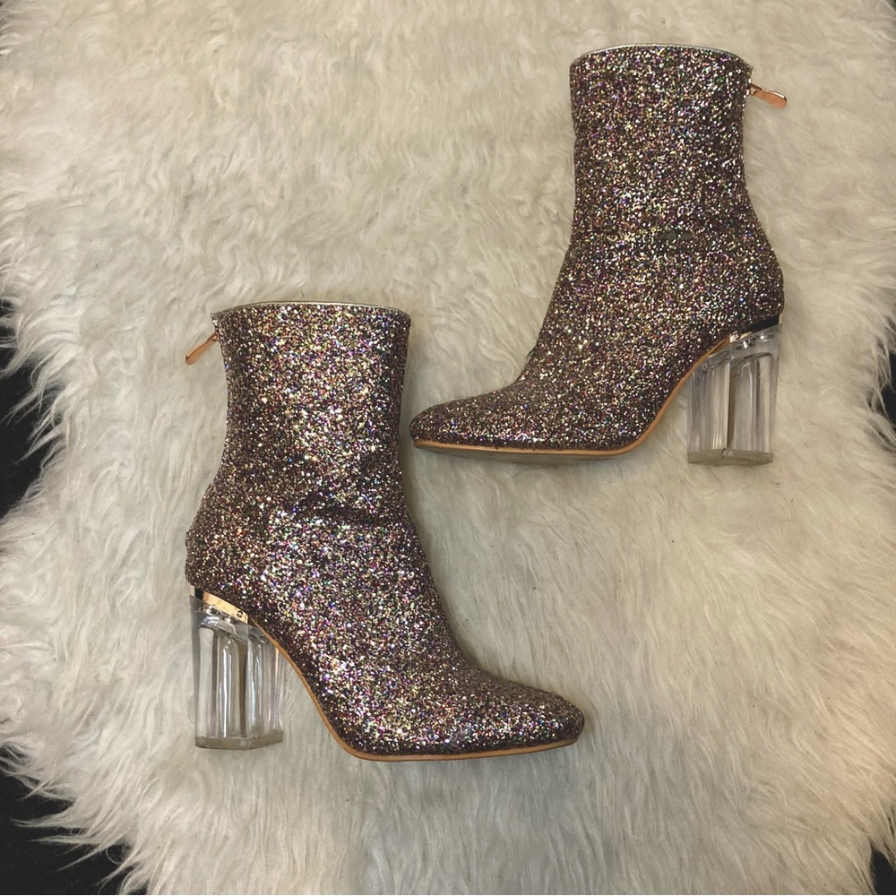 Cape Robin Glitter Booties ✨
